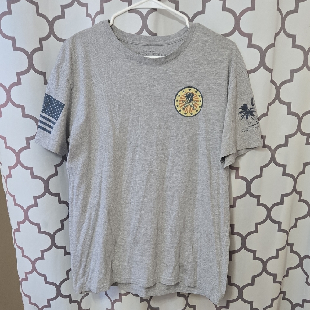 Grunt Style Light Gray Short Sleeve Tee with Palm & Flag Graphics